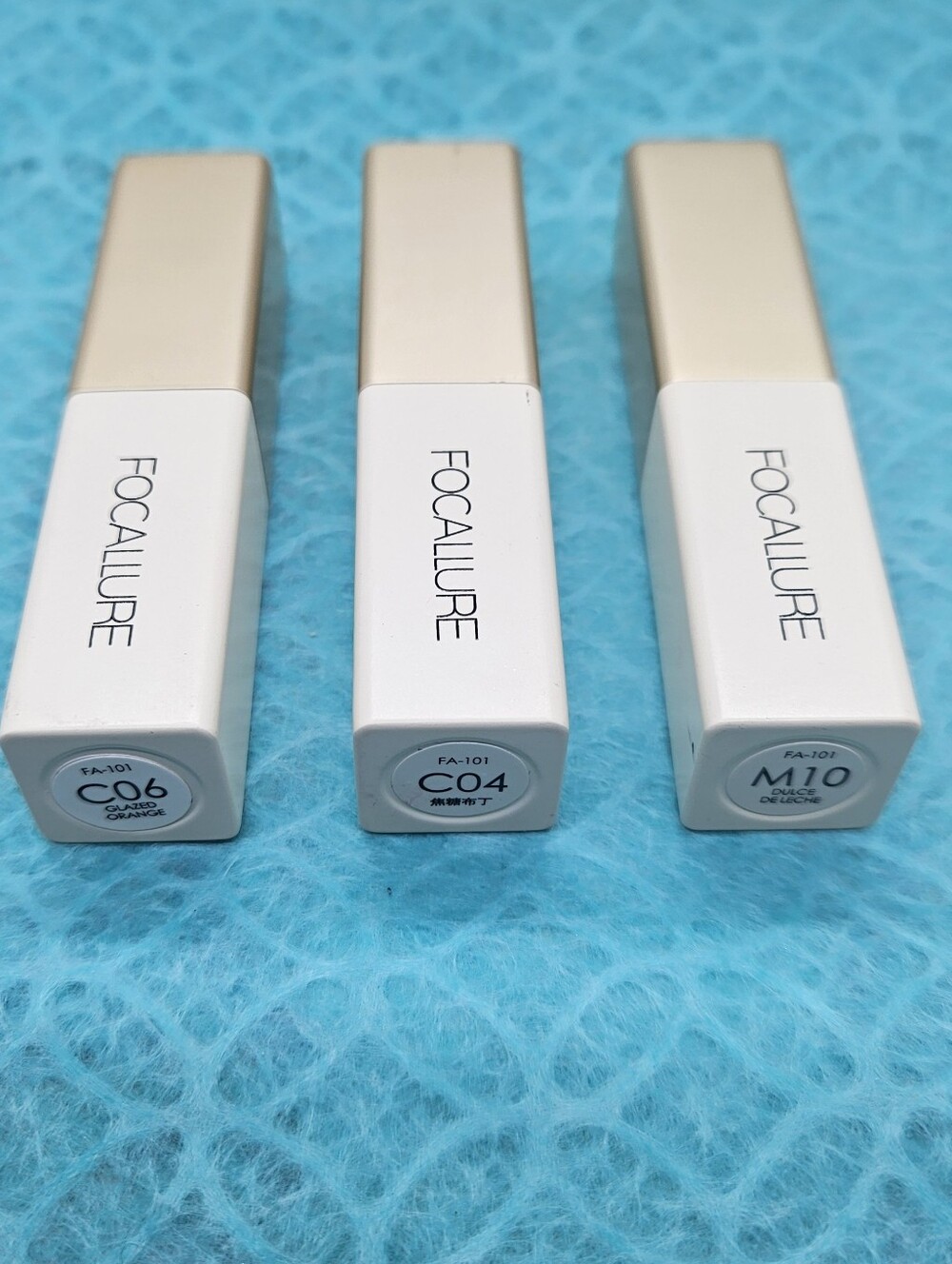 Lipstick Focallure Bundle X3 - White & Gold Tubes Magnatic Closure